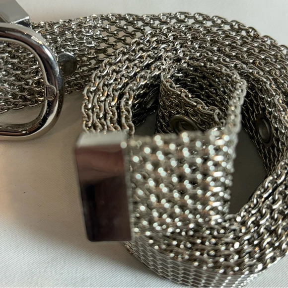 BELT Mini Chain Link Silver Toned Statement Piece Metal Accessory - Picture 3 of 4